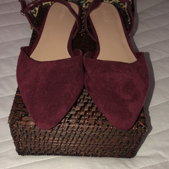 F21 7 Burgundy Faux Suede Pointy Toe Sling Back Flats - Picture 3 of 10